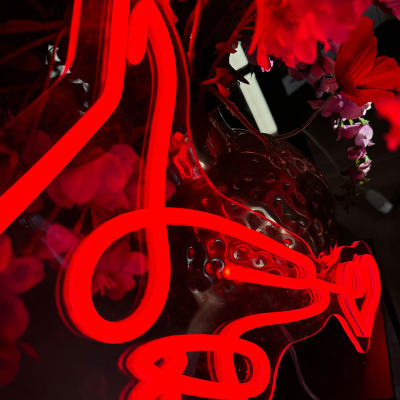 Insegna al neon Obiettivo amorevole