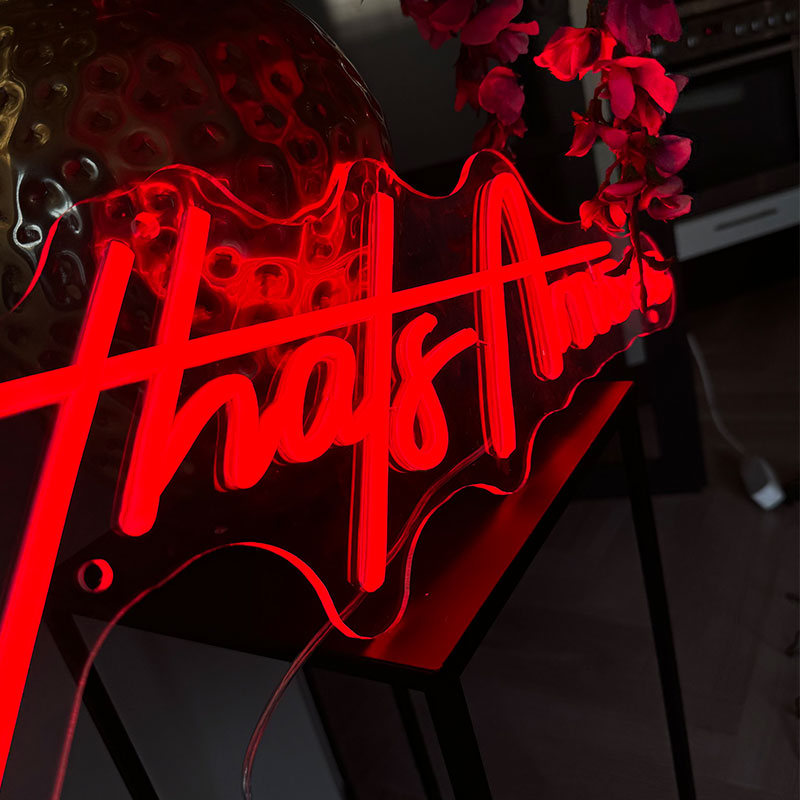 Insegna al neon L'amore