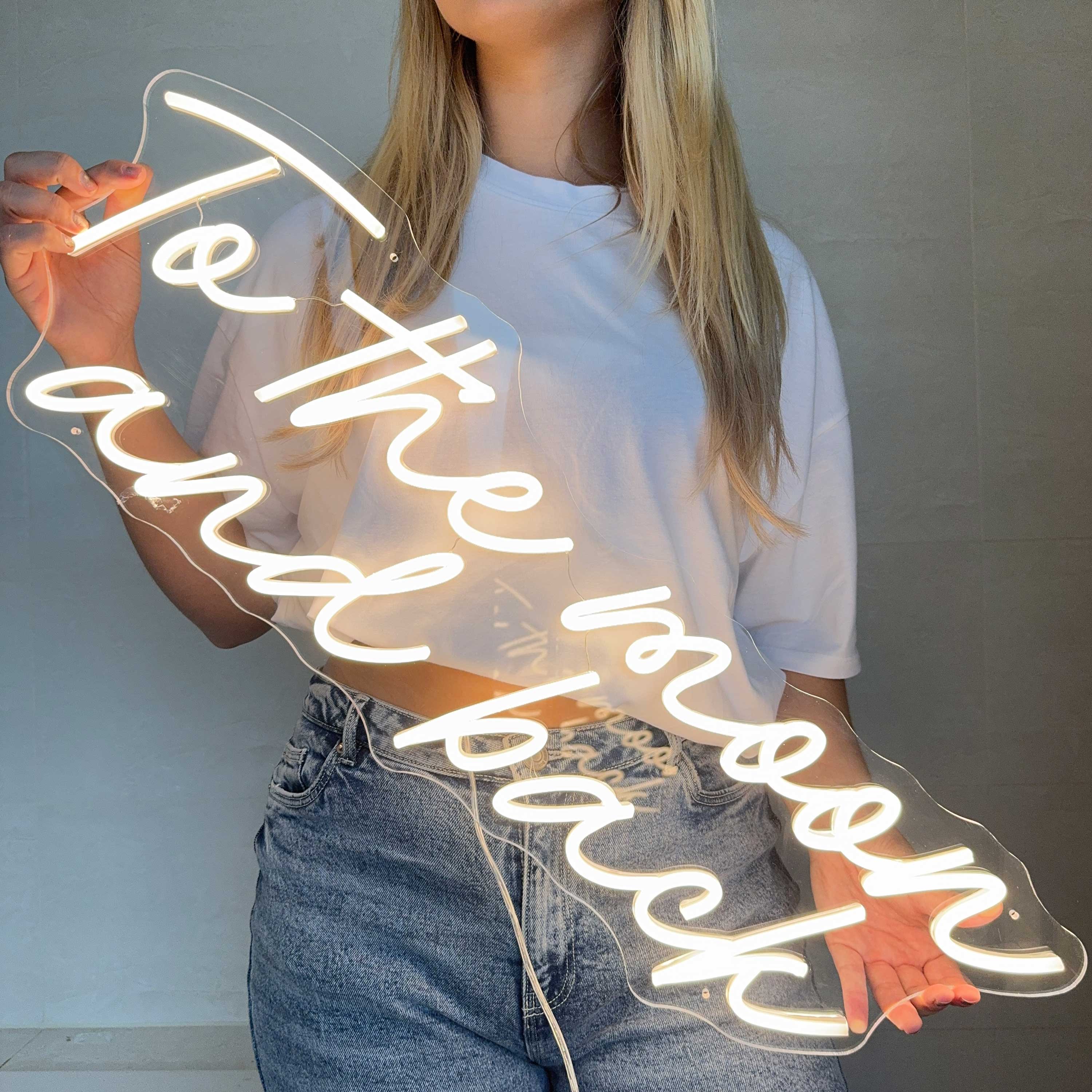 Insegna al neon To The Moon and Back